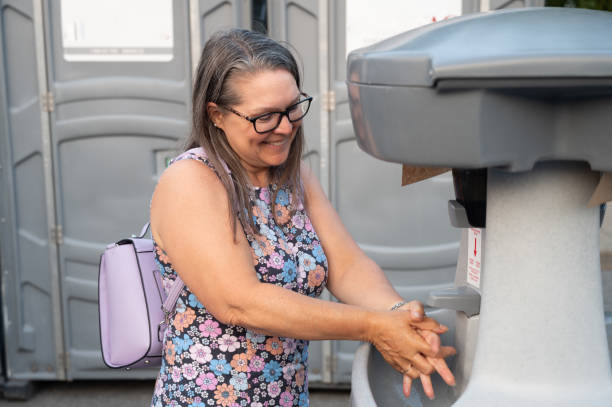 Best Portable restroom trailer rental  in Sarasota, FL